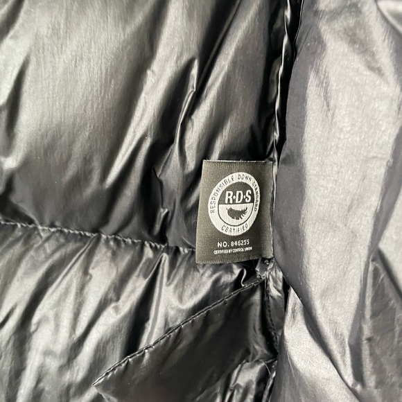 Black Aritzia Super Puff - Picture 4 of 4